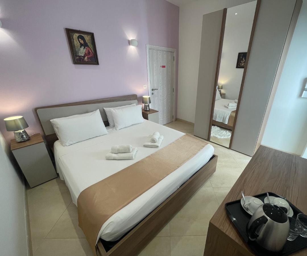 Alina Boutique Living Bed & Breakfast Victoria Exterior foto