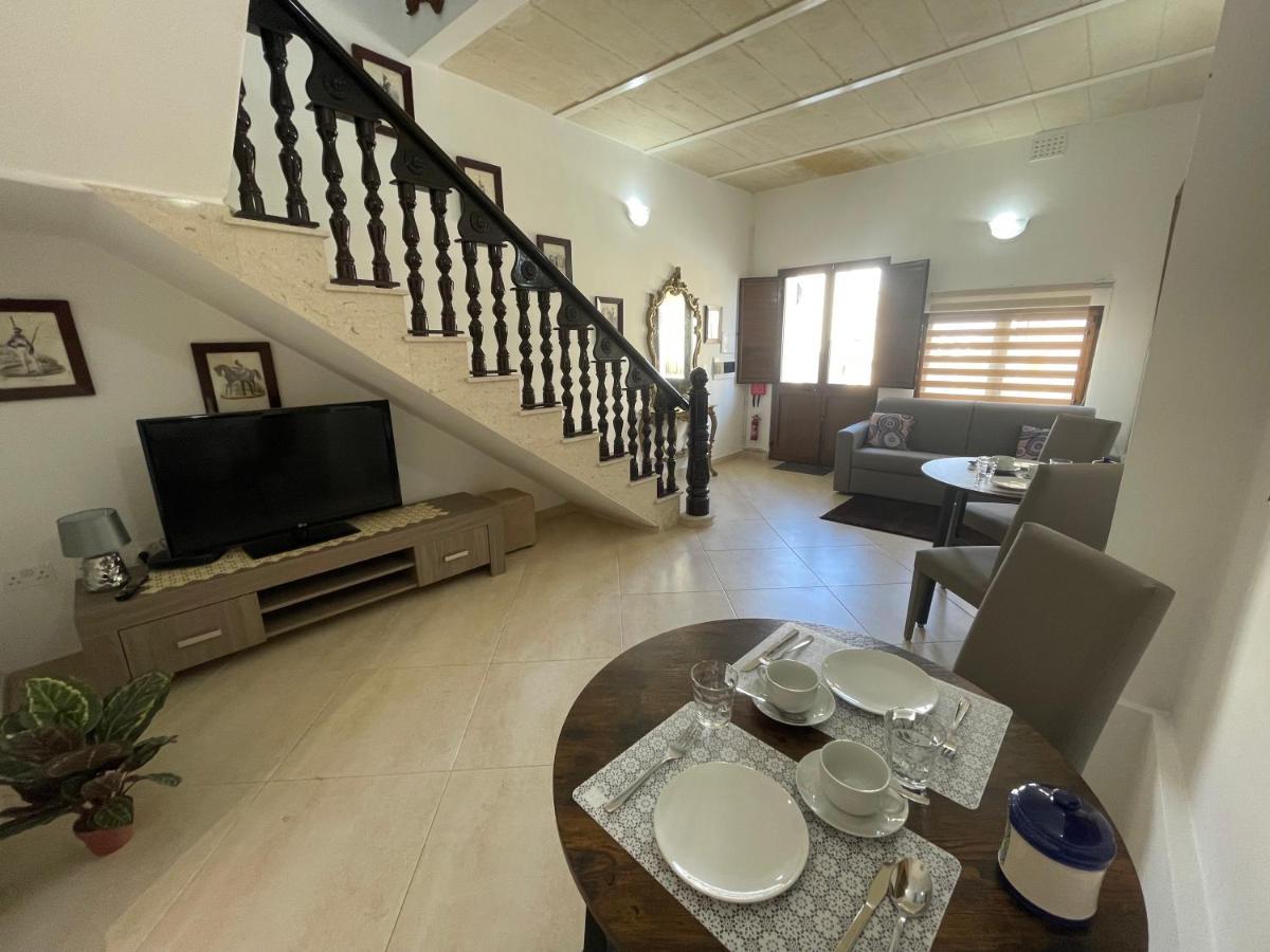 Alina Boutique Living Bed & Breakfast Victoria Exterior foto